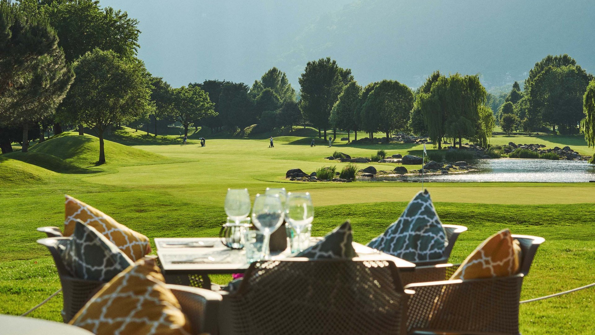 Ihr Lieblingshotel im Tessin – direkt am See. Ihr Lieblingshotel im Tessin – direkt am See.