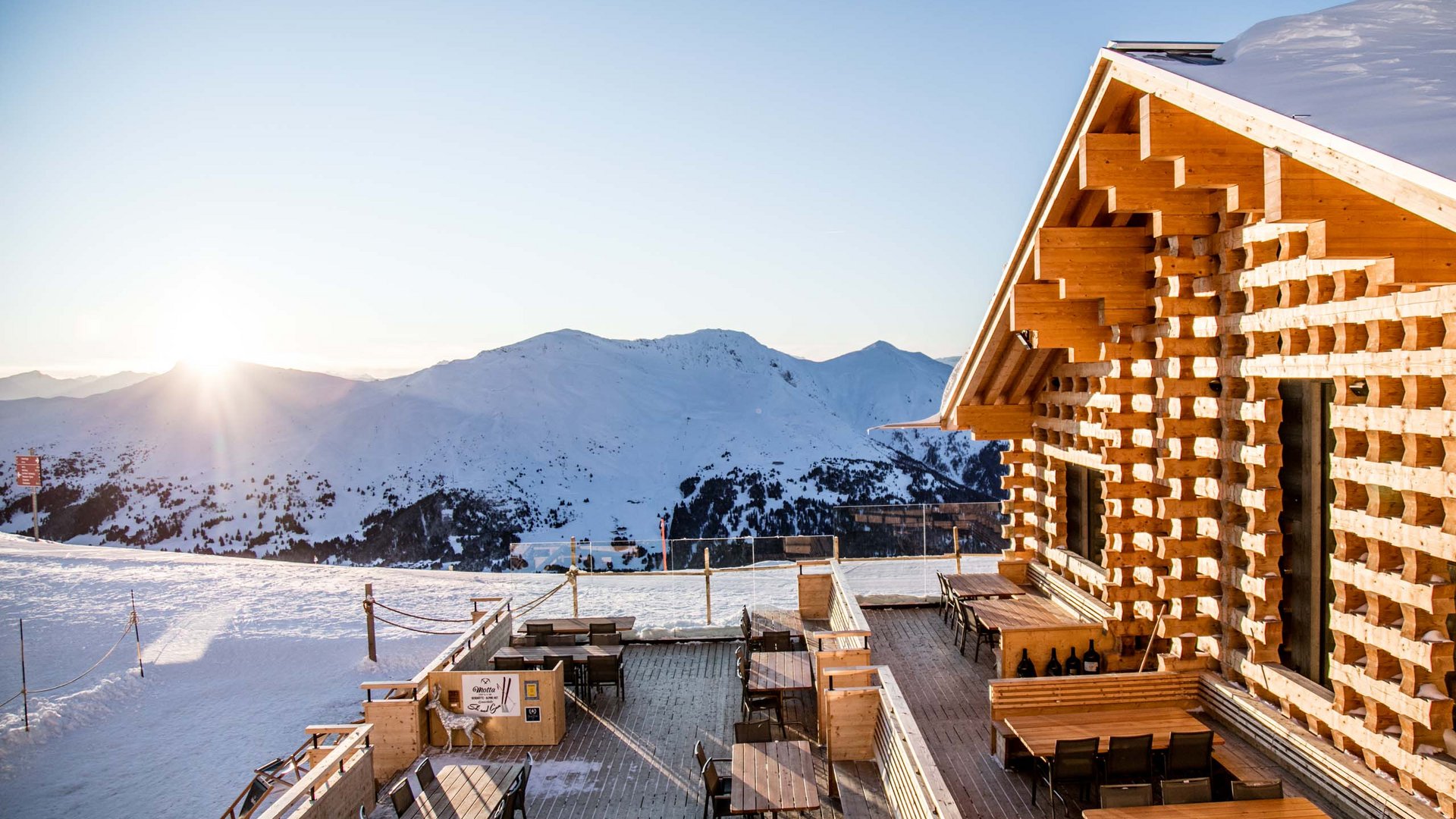 Ihr Lieblingshotel im Tessin – direkt am See. Ihr Lieblingshotel im Tessin – direkt am See.