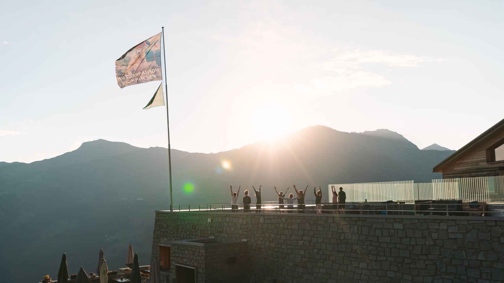 Ihr Lieblingshotel im Tessin – direkt am See. Ihr Lieblingshotel im Tessin – direkt am See.